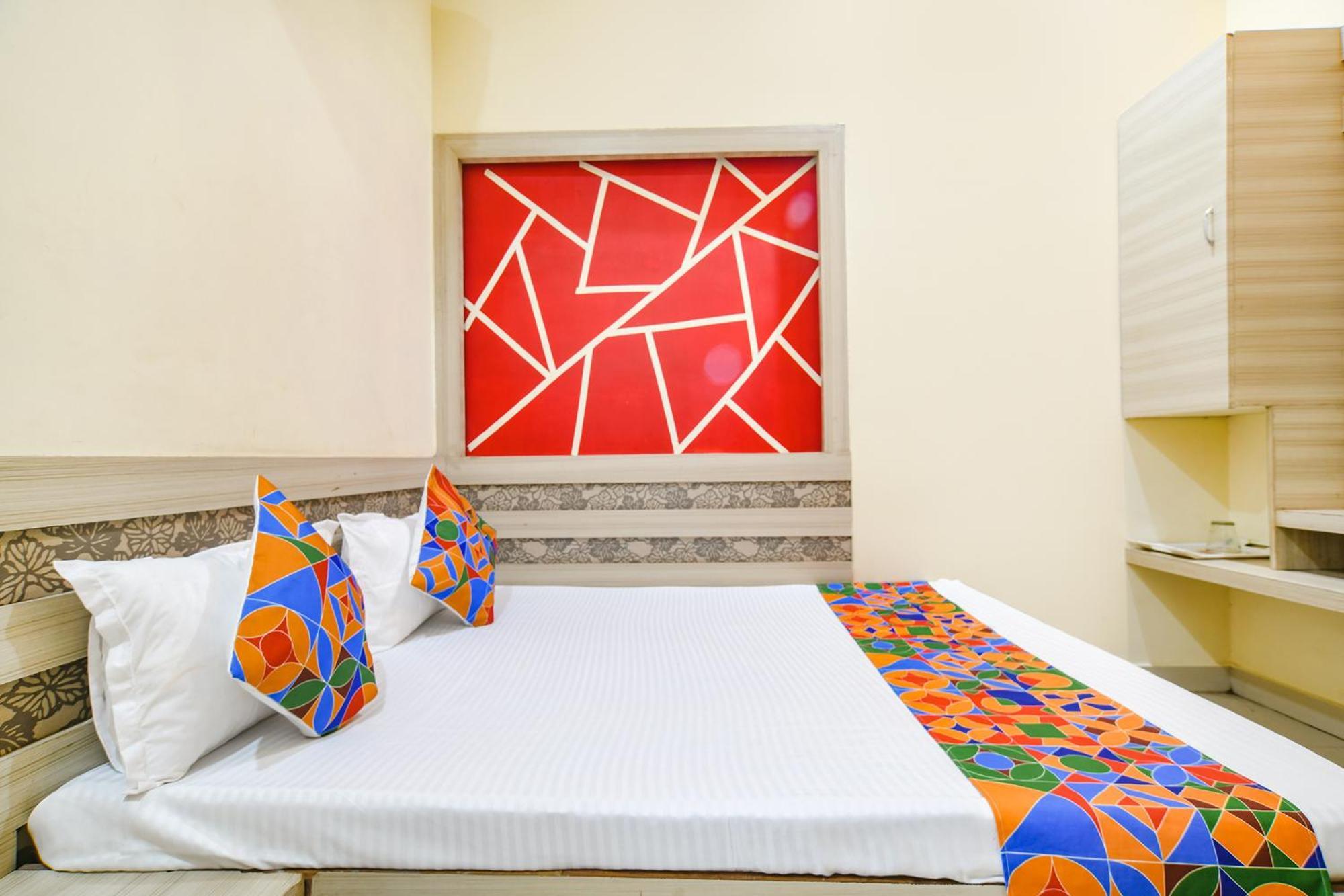 Hotel Fabexpress Blue Star Ujjain Esterno foto