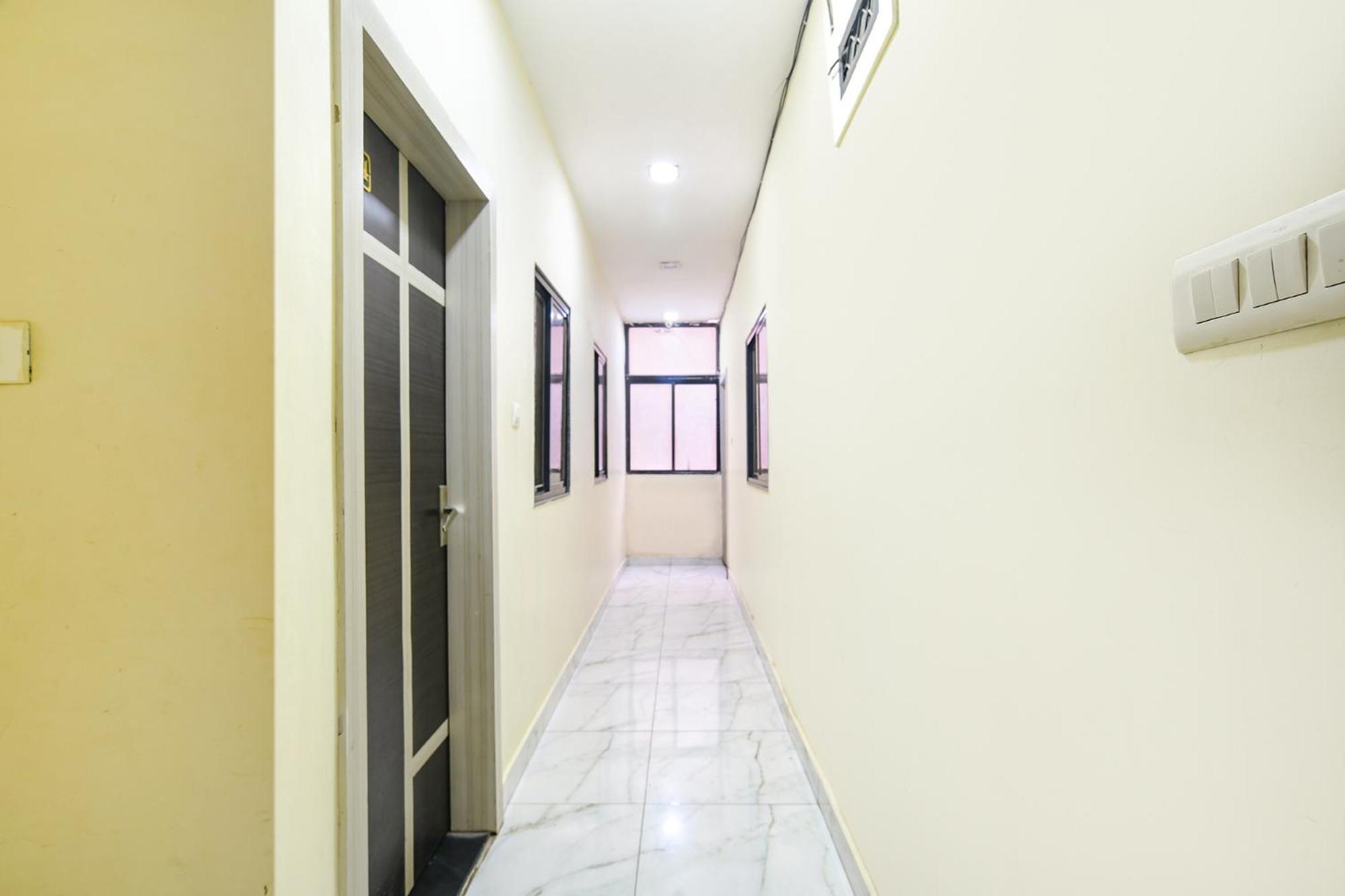 Hotel Fabexpress Blue Star Ujjain Esterno foto