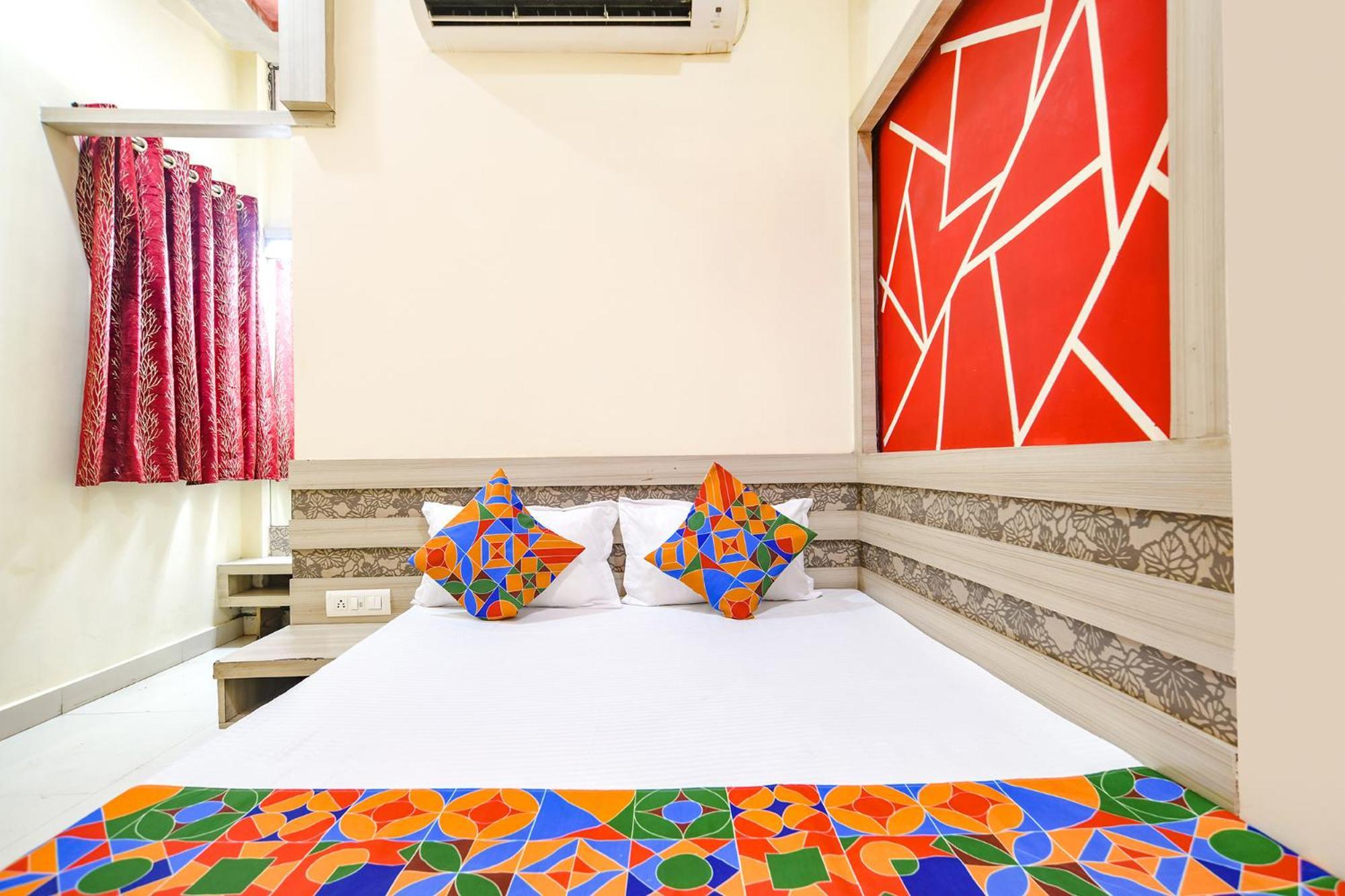 Hotel Fabexpress Blue Star Ujjain Esterno foto